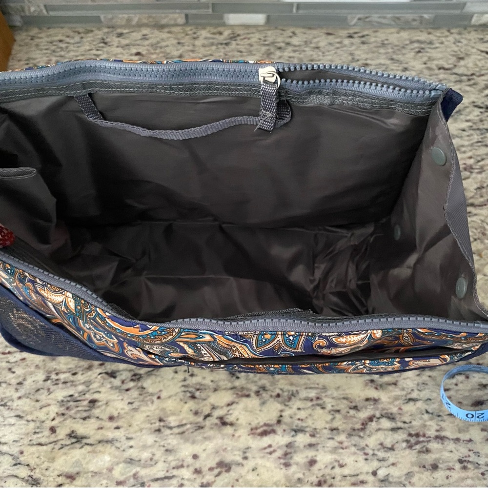 Vercord purse organizer bag travel 13 pockets splash wave paisley new with tags - Picture 6 of 8